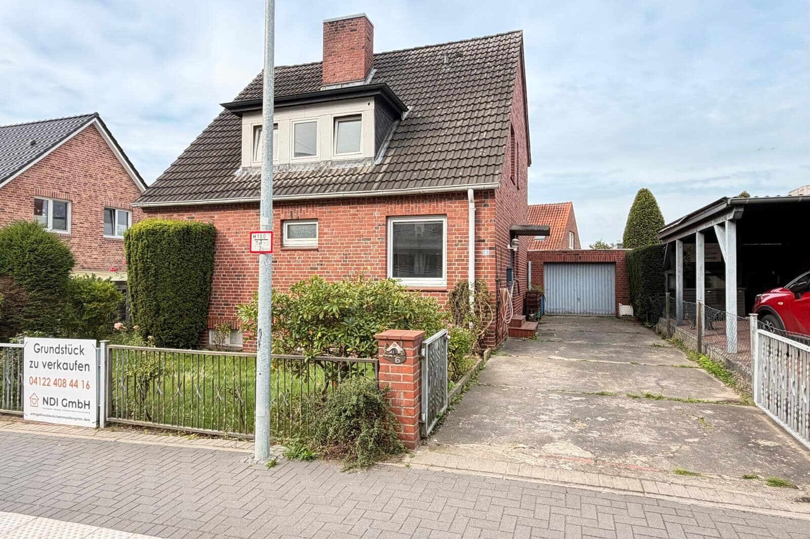 Kompaktes Grundstück mit vielseitigen Möglichkeiten – Altbestand in attraktiver Lage von Wedel